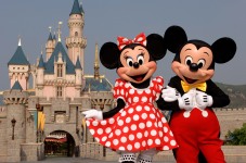 MICKEY AND MINNIE MOUSE WELCOME EVERYONE TO HONG KONG DISNEYLAND RESORT
